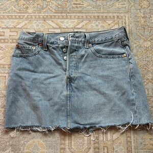 NWOT Levi’s Denim Cutoff 501 skirt size 28
